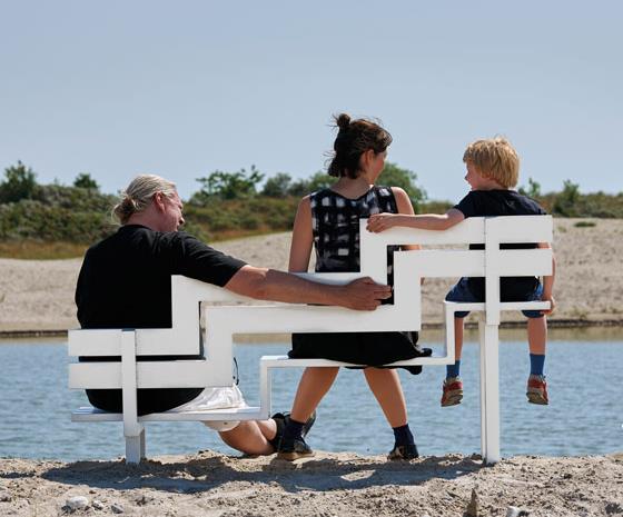 Jeppe Hein, Modificeret Social Bænk U, 2008