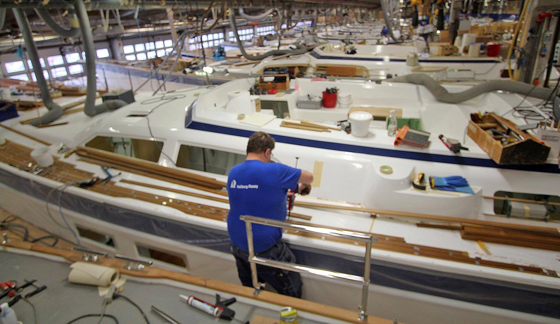 Photos from the Hallberg-Rassy production with 26 yachts in progress