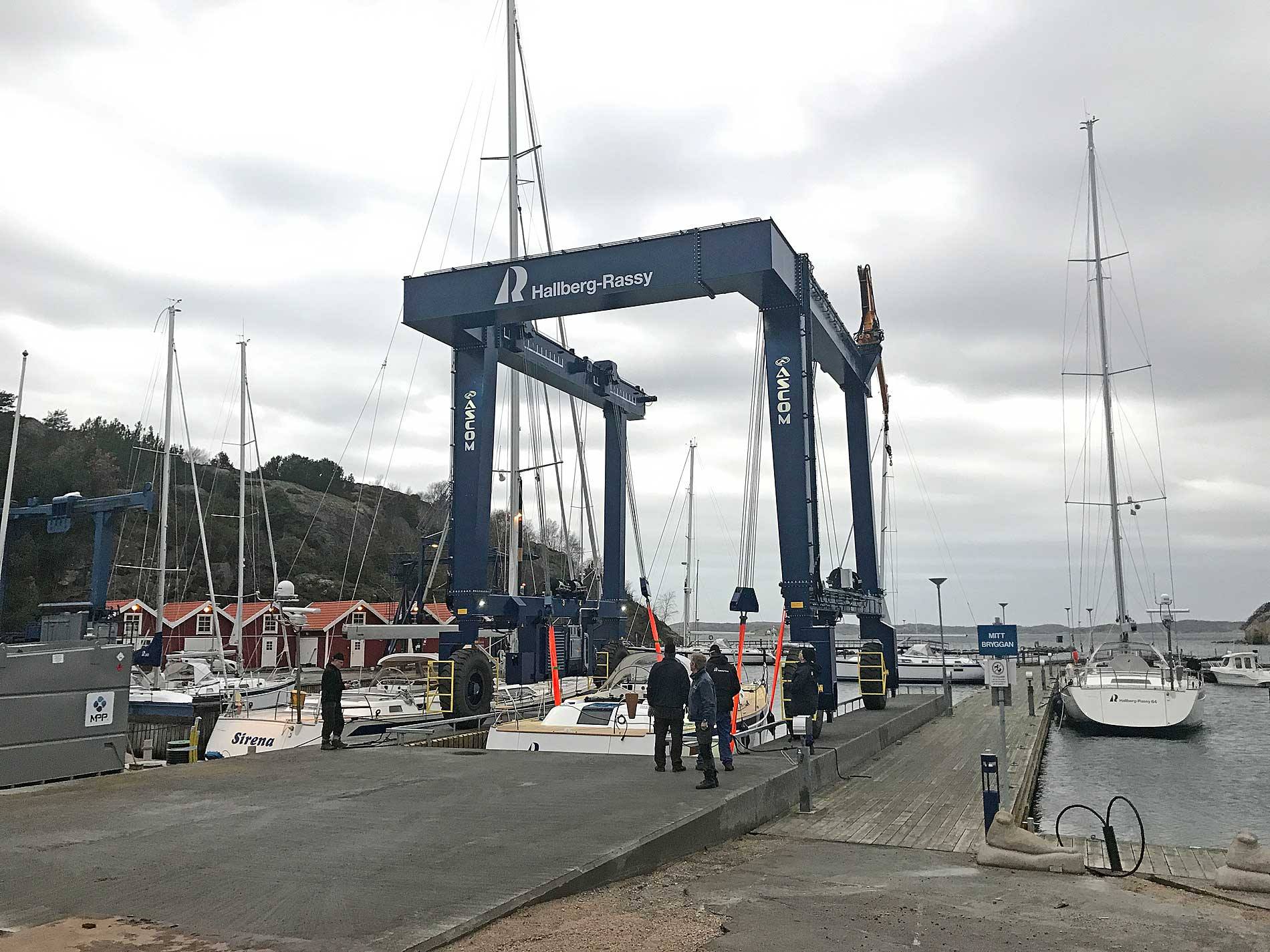 Hallberg-Rassy now has an all-new yacht crane with built-in mast crane